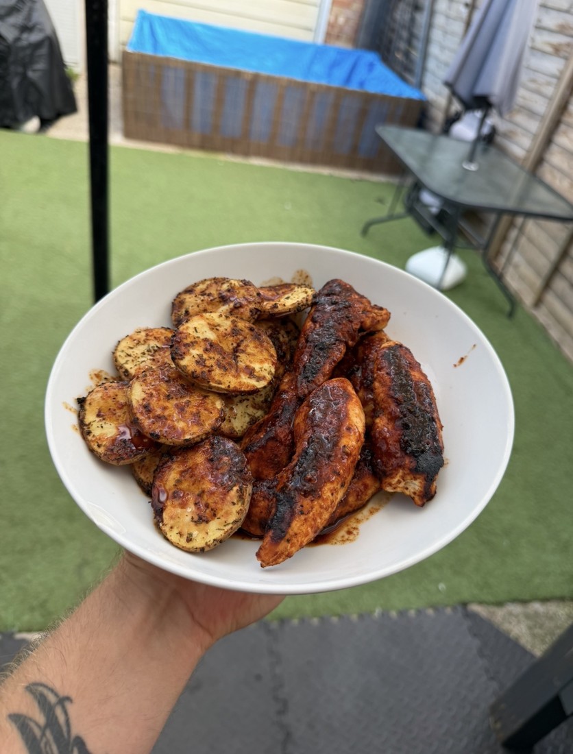 Spiced chicken & crispy potatoes